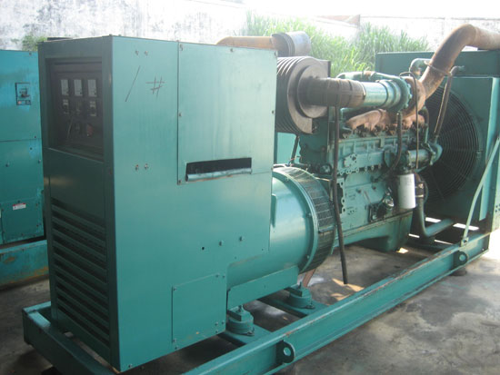 桥东租赁发电机- 发电机碳刷磨损的原因是什么