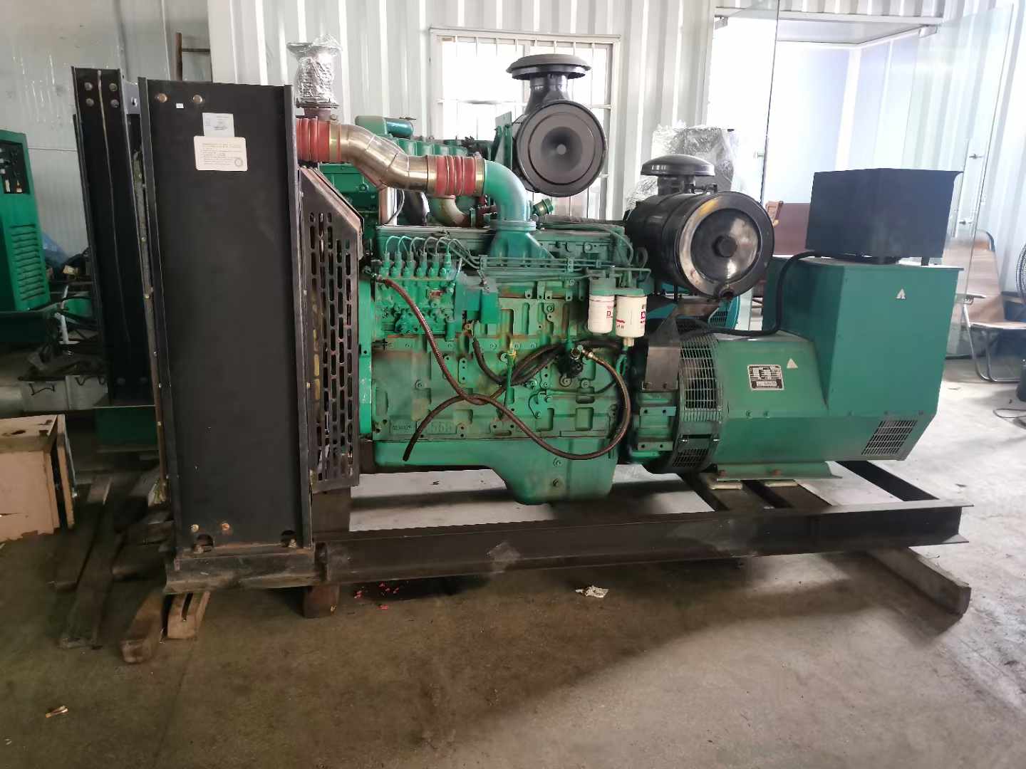 桥东发电机租赁如何确定电缆的承载电流是否在安全范围内？