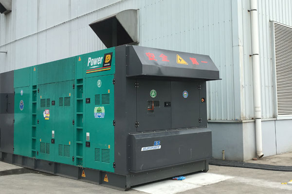 桥东燃油滤清器的更换流程是怎样的？