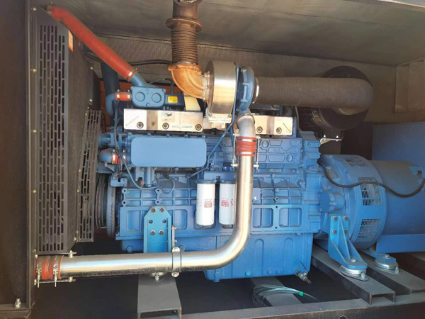 桥东柴油发电机组一般有几种电压输出？