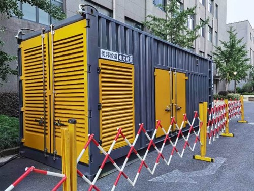 桥东如何使用转速表检查发动机的转速？