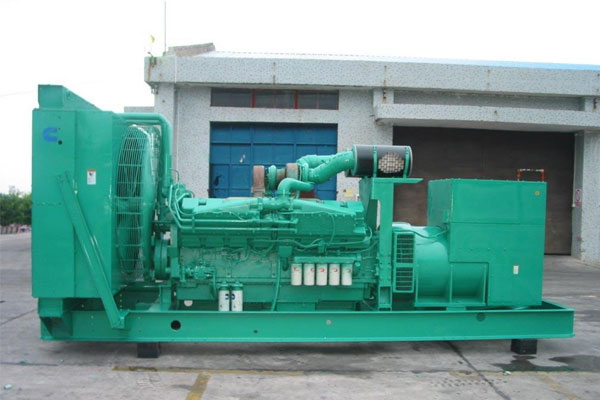 桥东工厂发电机应急发电时如何更准确地检查发电机状态？