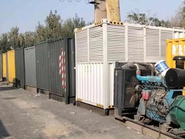 桥东200KW柴油发电机机组每小时油耗是多少？