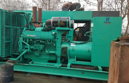 桥东发电机组如何判断水冷式机油散热器内部是否需要清洗？